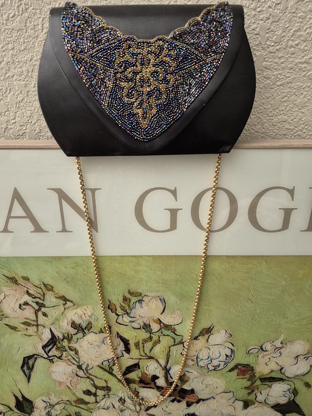 💕VTG Beaded Black Flap Clutch with Gold Chain Strap💕